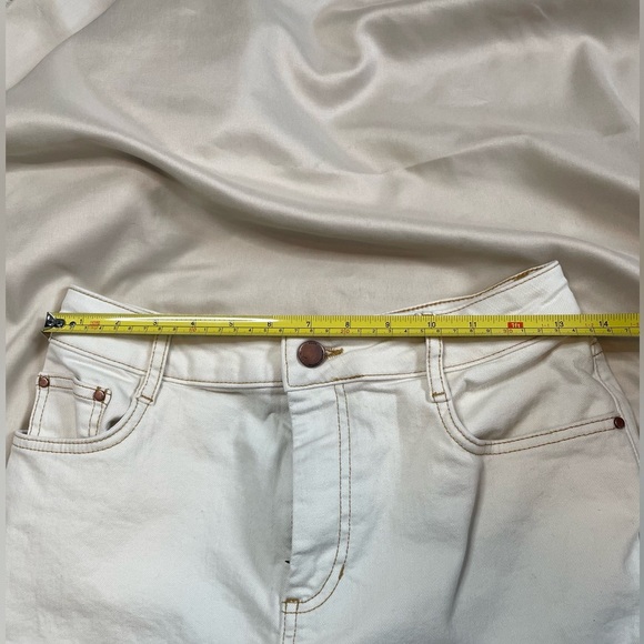 Boden Women’s High Waist Smart Flare Jeans in Ecru US Size 6 Long - Picture 10 of 13